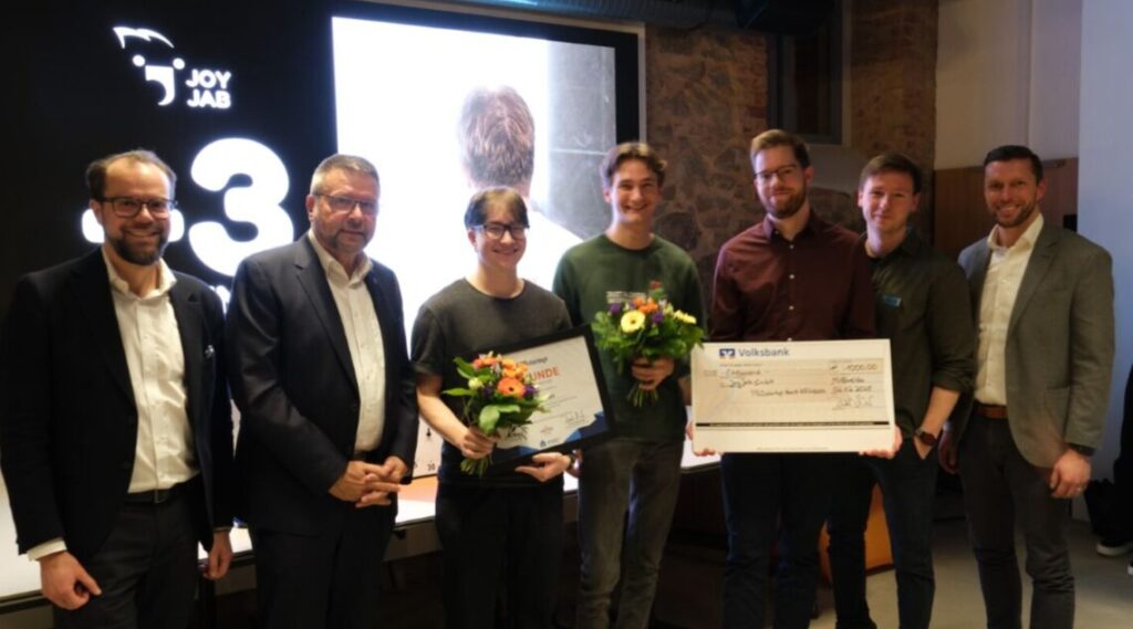 Von links nach rechts: Prof. Dr. Ulrich Buser, Prof. Detlev Müller, Gründer von JoyJab GmbH, Dr. Dirk Liebers, Prof. Dr. Alexander Knauer